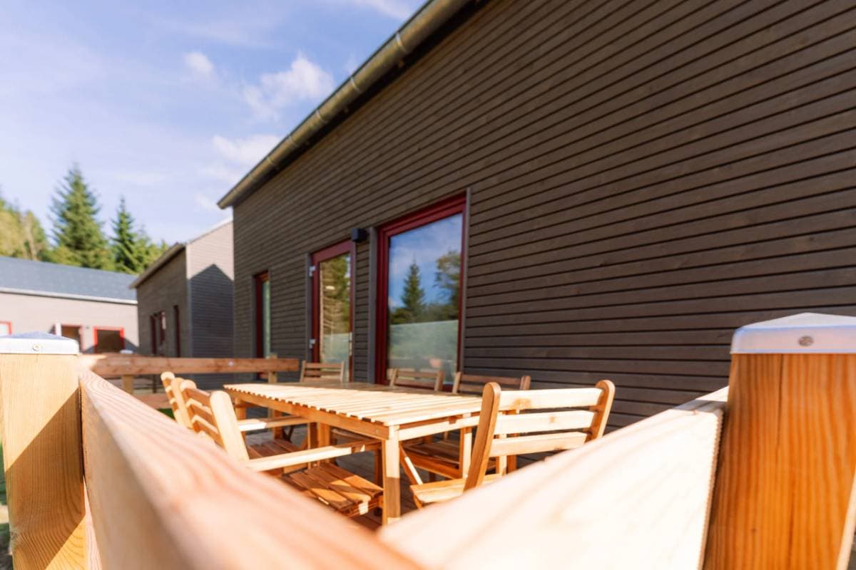 Naturcamp Lenkgrund – hoofdgebouw van de hondvriendelijke camping in Frauenwald, Thüringer Woud